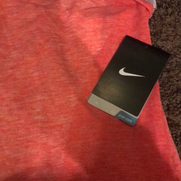Nike dry fit shirt - Picture 3 of 3